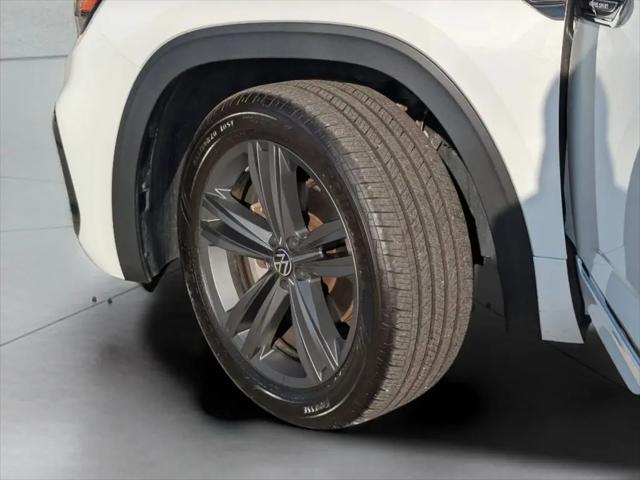 2022 Volkswagen Atlas Cross Sport 2.0T SEL R-Line