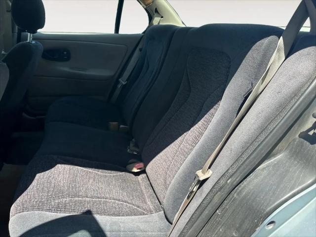 2002 Saturn S-Series SL1