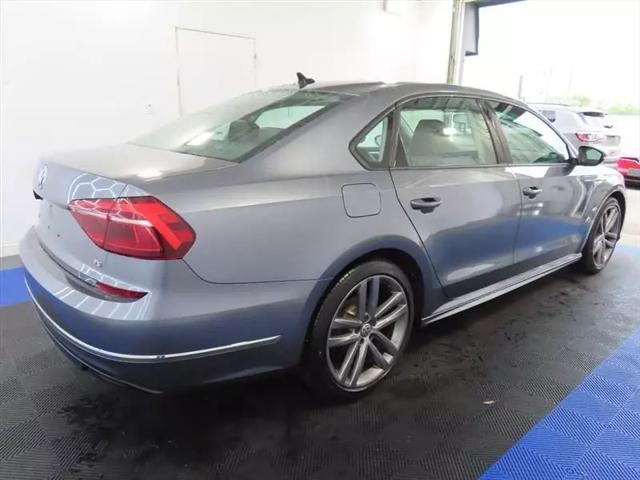 2018 Volkswagen Passat 2.0T R-Line