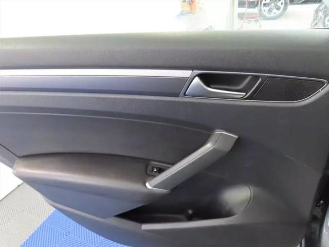 2018 Volkswagen Passat 2.0T R-Line