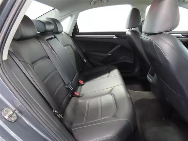2018 Volkswagen Passat 2.0T R-Line