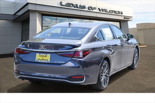 2025 Lexus ES 300h Unknown