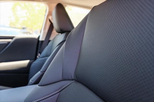 2025 Lexus ES 300h Unknown
