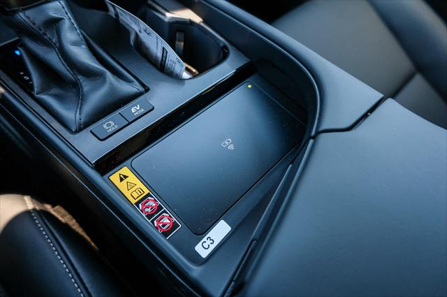 2025 Lexus ES 300h Unknown