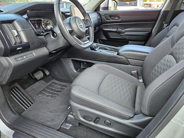 2024 Nissan Pathfinder SV FWD