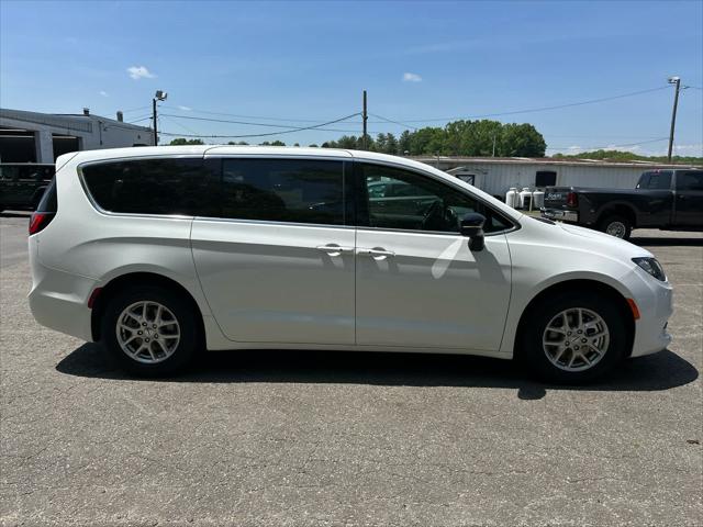 2025 Chrysler Voyager VOYAGER