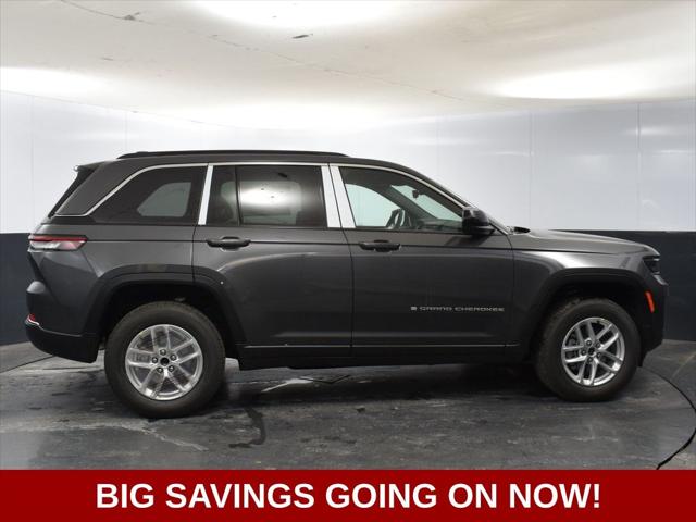 2025 Jeep Grand Cherokee GRAND CHEROKEE LAREDO X 4X4