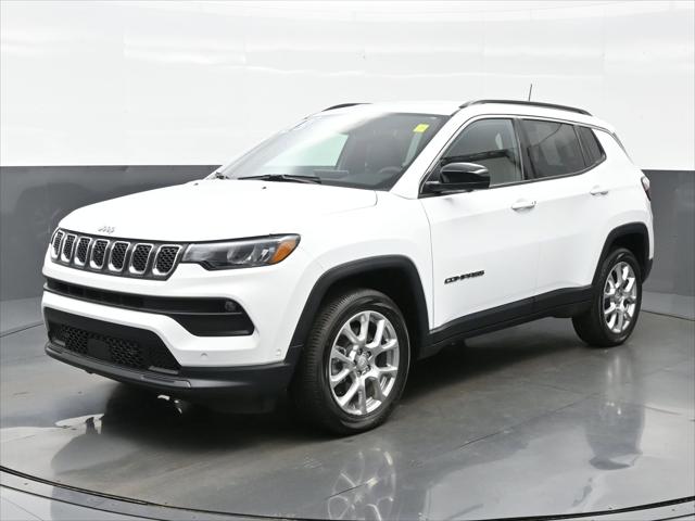 2023 Jeep Compass Latitude Lux FWD