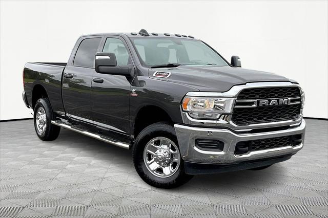2024 RAM 2500 Tradesman Crew Cab 4x4 64 Box