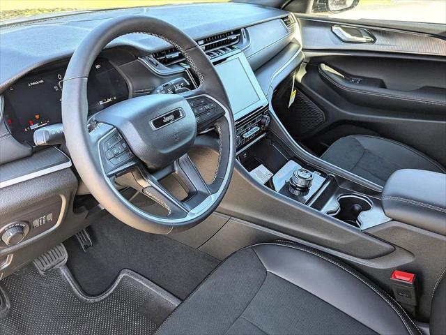 2025 Jeep Grand Cherokee L Altitude 4x2