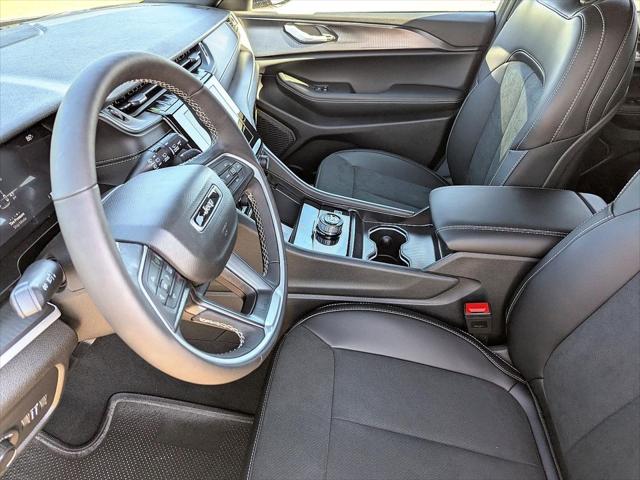 2025 Jeep Grand Cherokee L Altitude 4x2