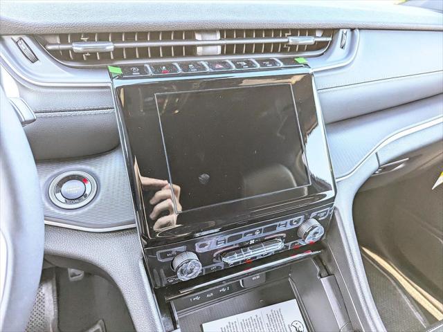 2025 Jeep Grand Cherokee L Altitude 4x2