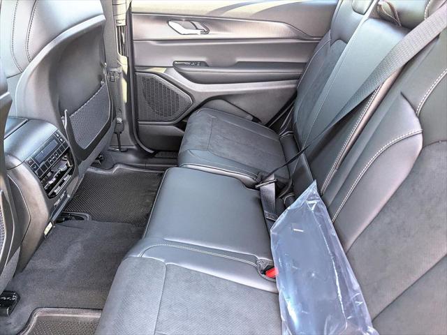 2025 Jeep Grand Cherokee L Altitude 4x2