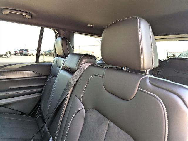 2025 Jeep Grand Cherokee L Altitude 4x2