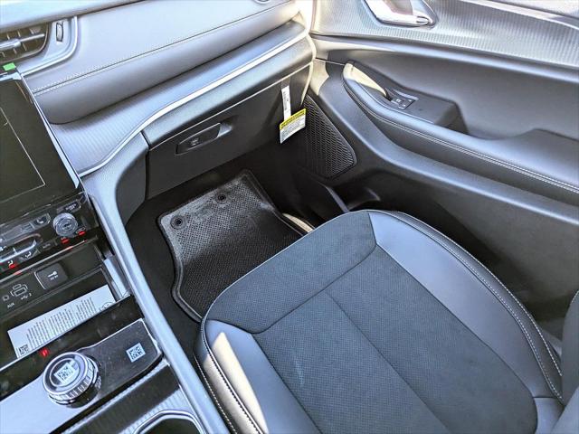2025 Jeep Grand Cherokee L Altitude 4x2