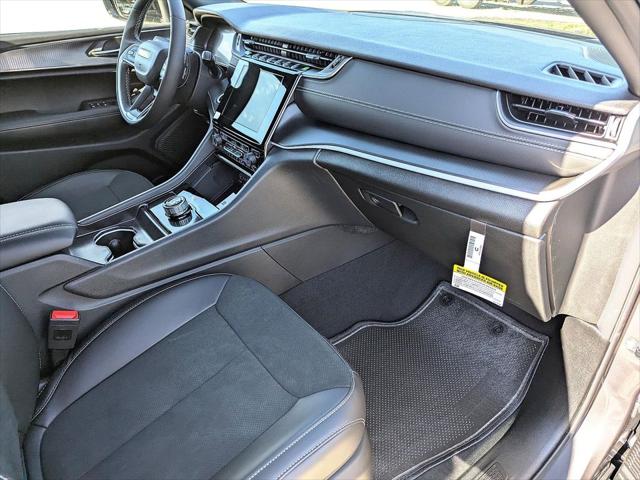 2025 Jeep Grand Cherokee L Altitude 4x2