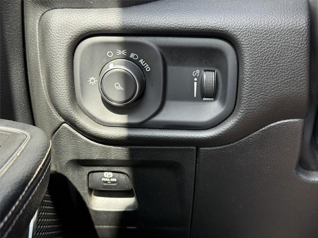 2024 Ram 1500 Laramie Crew Cab 4x2 5'7" Box