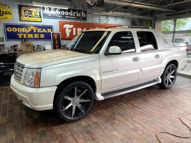 2004 Cadillac Escalade EXT Standard for sale in Peru, IL
