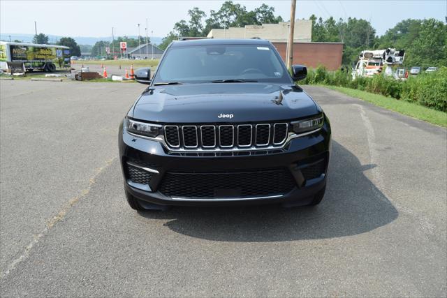 2025 Jeep Grand Cherokee GRAND CHEROKEE LAREDO X 4X4