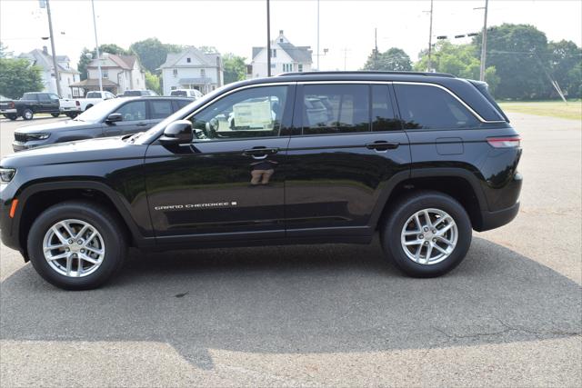 2025 Jeep Grand Cherokee GRAND CHEROKEE LAREDO X 4X4