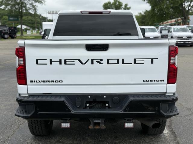2024 Chevrolet Silverado 2500HD 4WD Crew Cab Standard Bed Custom