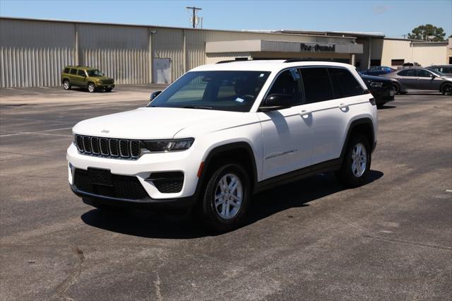 2024 Jeep Grand Cherokee Laredo 4x2