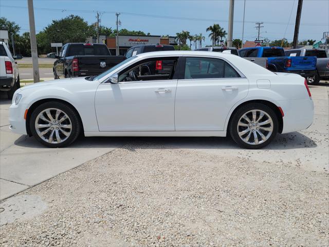 2021 Chrysler 300 Touring L