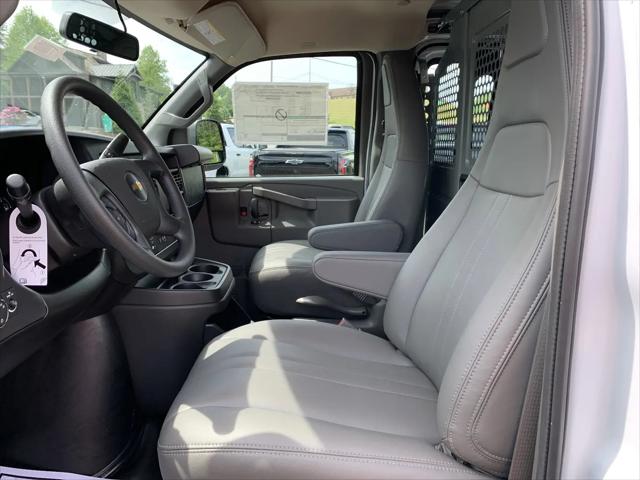2025 Chevrolet Express Cargo Van RWD 2500 Regular Wheelbase WT