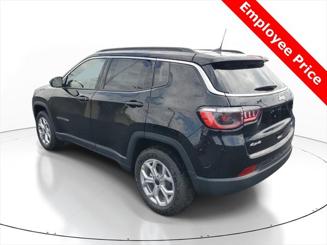 2025 Jeep Compass COMPASS LATITUDE 4X4