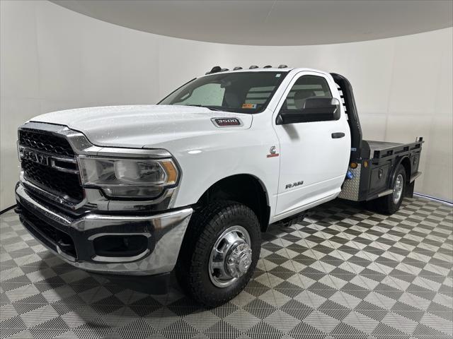 2022 RAM 3500 Chassis Tradesman/SLT