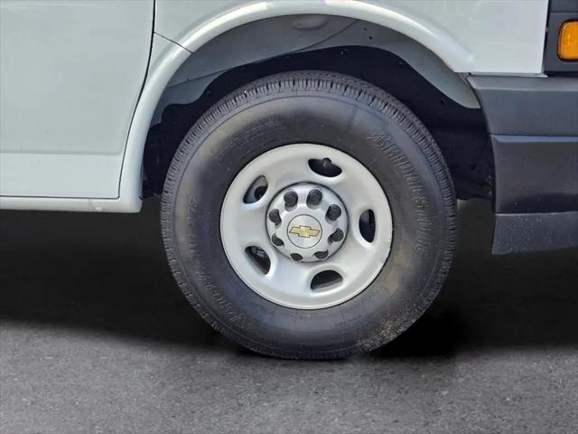 2025 Chevrolet Express Cargo Van RWD 2500 Regular Wheelbase WT
