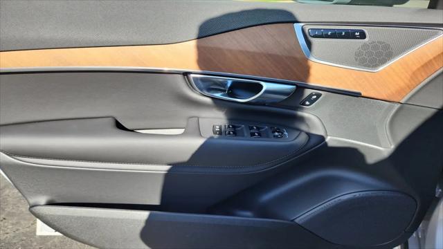 2025 Volvo XC90 B6 Plus 7-Seater