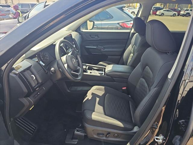 2024 Nissan Pathfinder SV 4WD