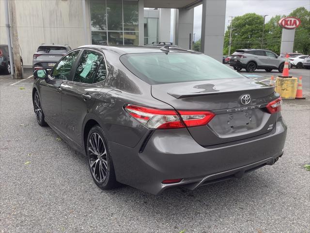 2020 Toyota Camry SE AWD