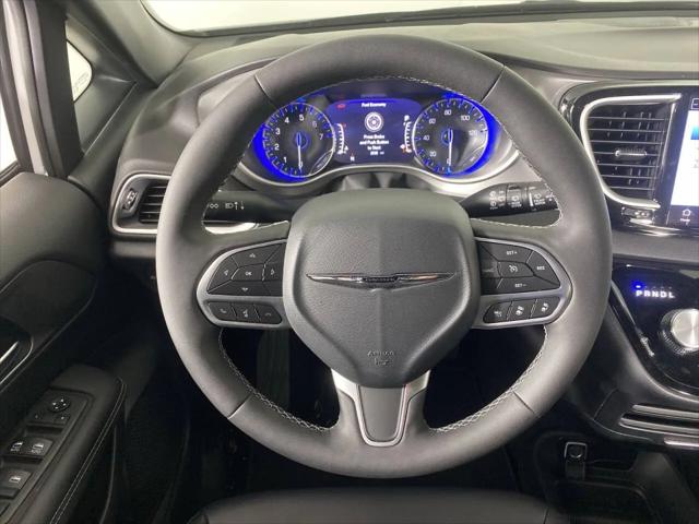 2025 Chrysler Voyager LX