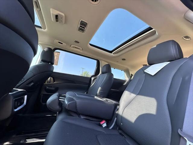2025 Kia Carnival MPV SX Prestige