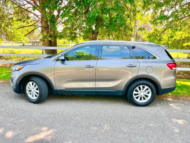 2016 Kia Sorento 3.3L LX