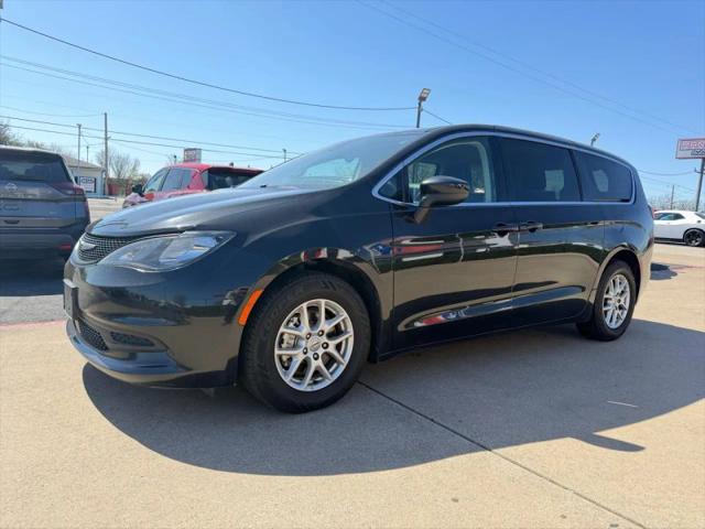 2022 Chrysler Voyager LX