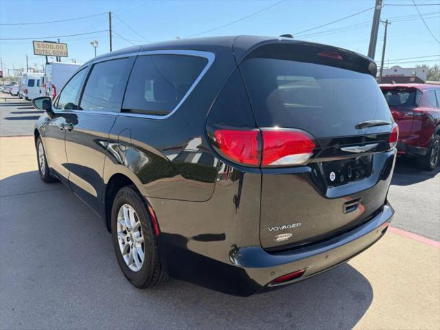 2022 Chrysler Voyager LX