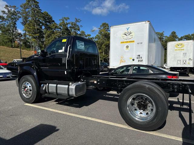2025 Ford F-750 Reg Cab