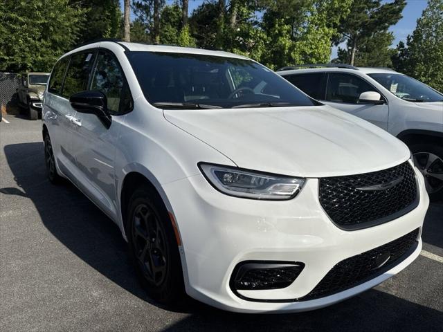 2025 Chrysler Pacifica Hybrid PACIFICA PLUG-IN HYBRID S APPEARANCE