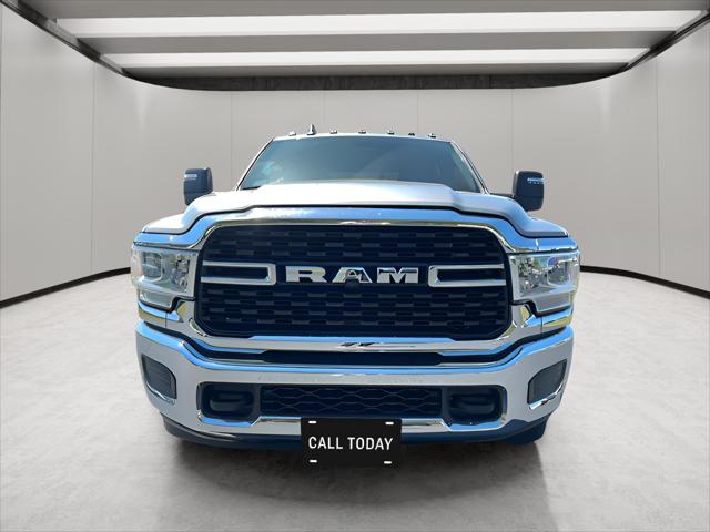 2024 RAM 3500 Tradesman Crew Cab 4x4 8 Box