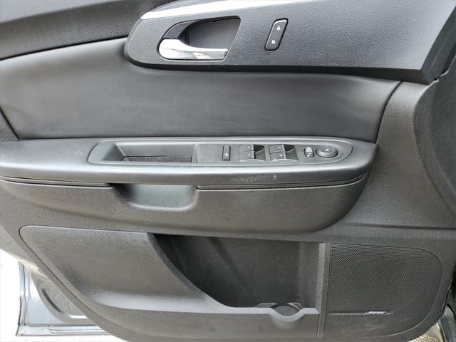 Used 2010 Chevrolet Traverse For Sale in Waterford Twp, MI