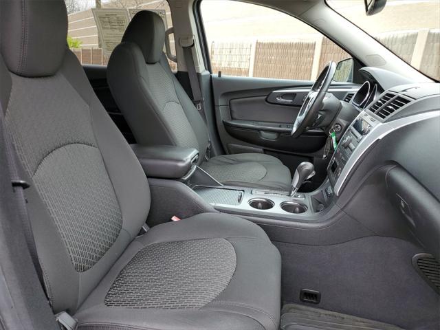 Used 2010 Chevrolet Traverse For Sale in Waterford Twp, MI