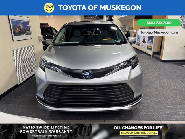 2025 Toyota Sienna LE