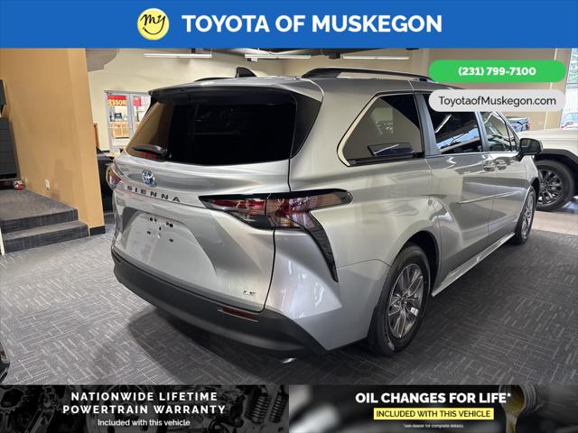 2025 Toyota Sienna LE