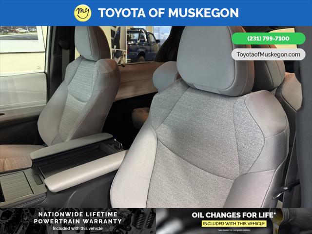 2025 Toyota Sienna LE