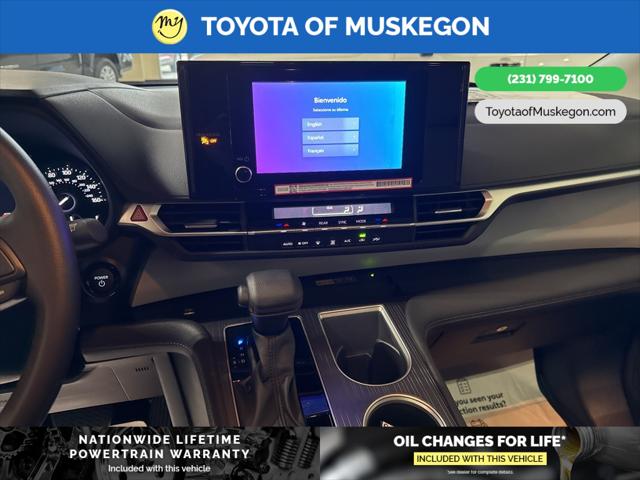 2025 Toyota Sienna LE