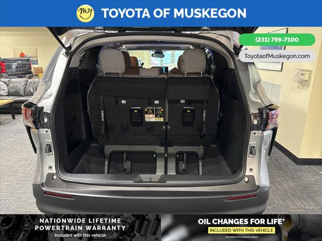 2025 Toyota Sienna LE