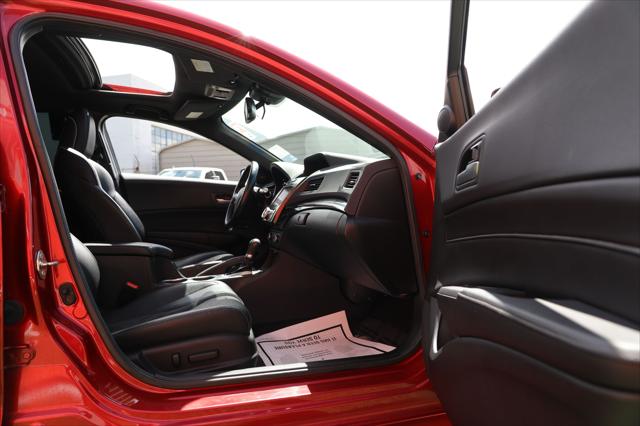 2019 Acura ILX Premium & A-SPEC Packages